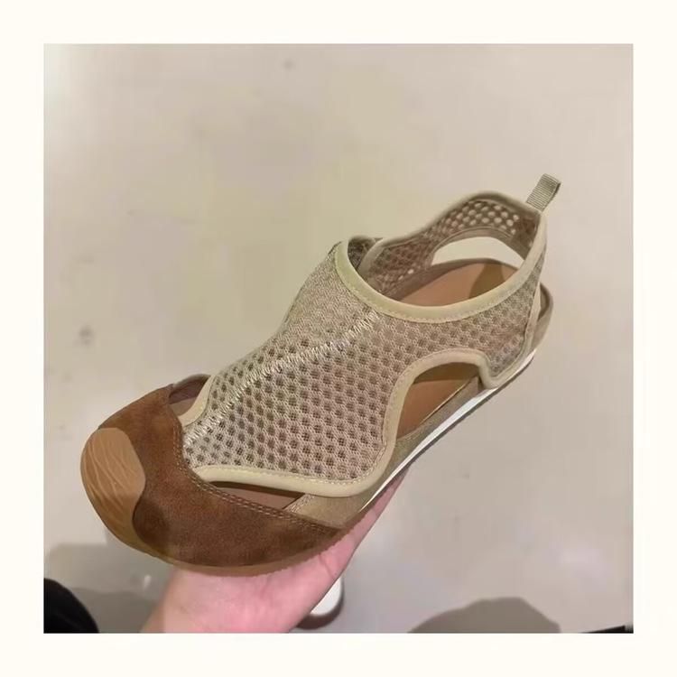 

Korean version of the new one-pedal lazy Velcro casual sports shoes bag head mesh hollow breathable sandals German training shoes 35