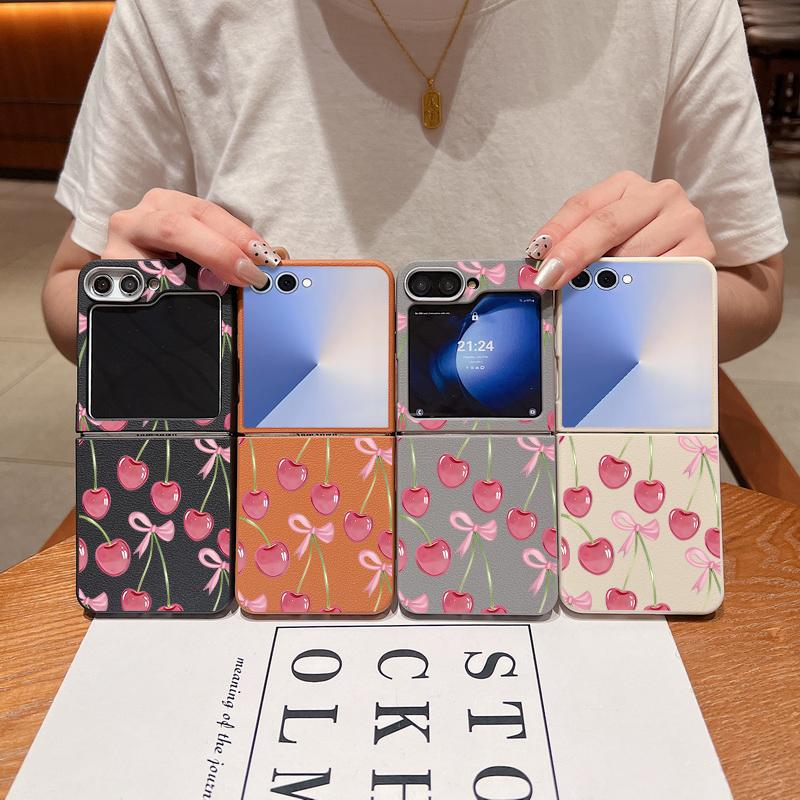 Crystal Cherry Fruits Bowknots Pattern Case For Samsung Z Flip 7 6 5 4 Leather Texture Folding Fhone Cover For Galaxy Z Flip7 Flip6 Flip5