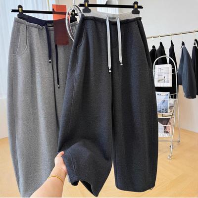 Pantaloni della tuta autunnali di fascia alta, rilassati e confortevoli, pantaloni casual, pantaloni da donna unici e chic con taglio curvo a coltello