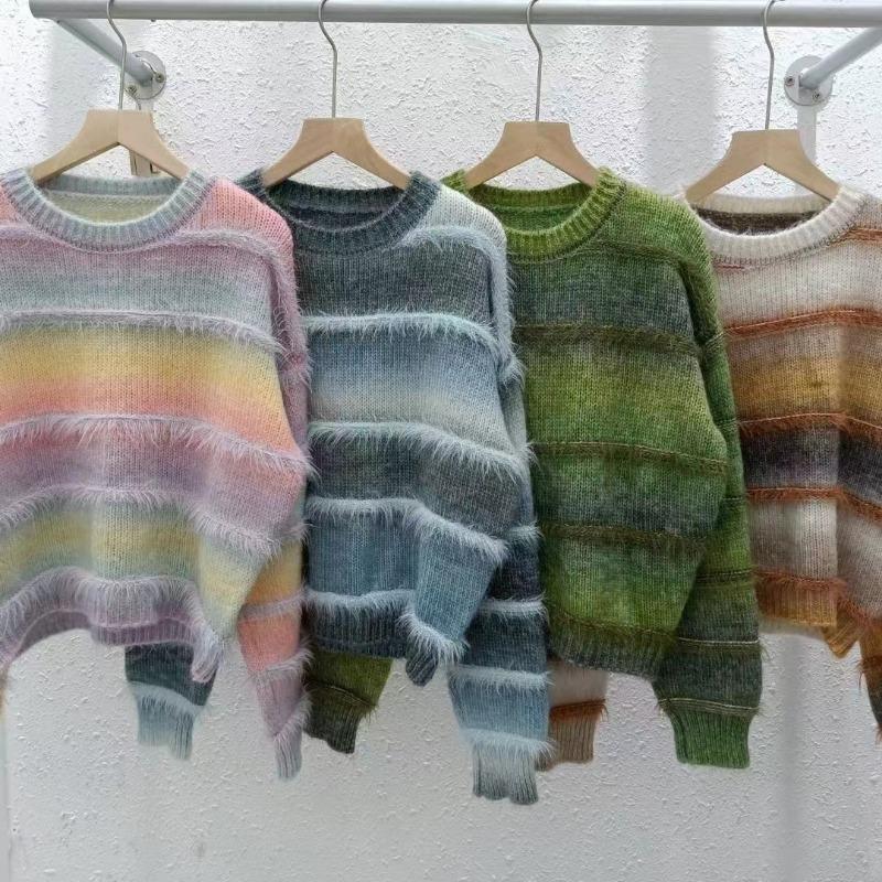 Autumn and winter new gradual change crew neck knitted sweater fashion top design sense lazy wind loose pullover sweater women