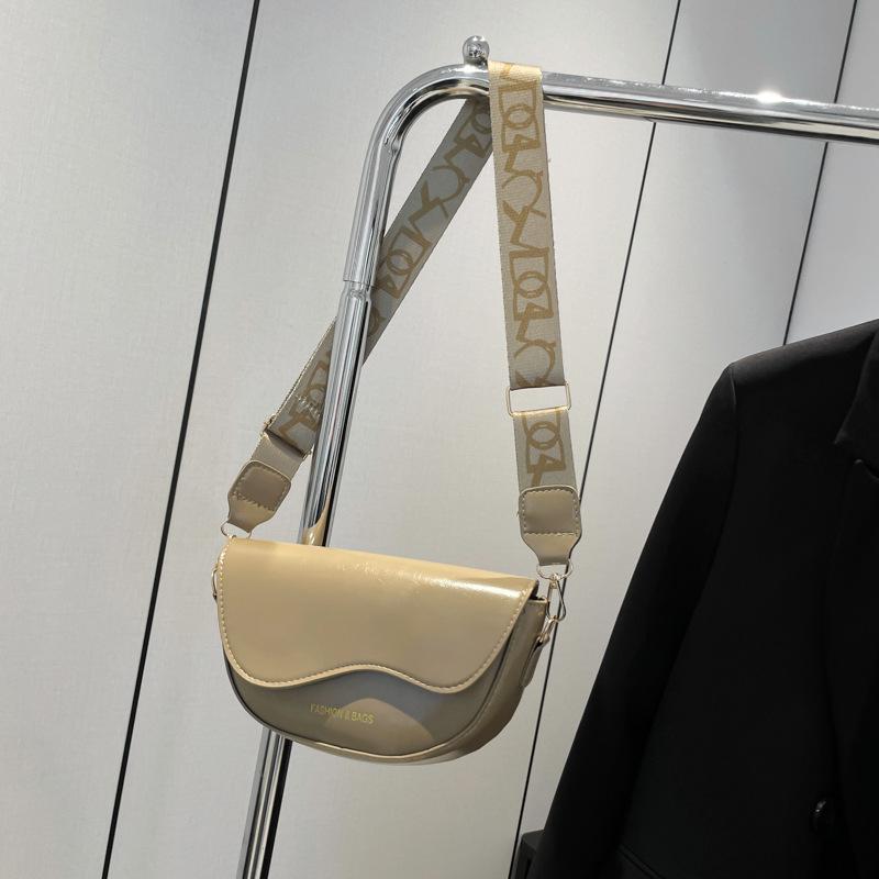 

Small bag 2025 autumn and winter new retro fashion versatile broadband messenger bag high sense women s foreign style saddle bag хаки