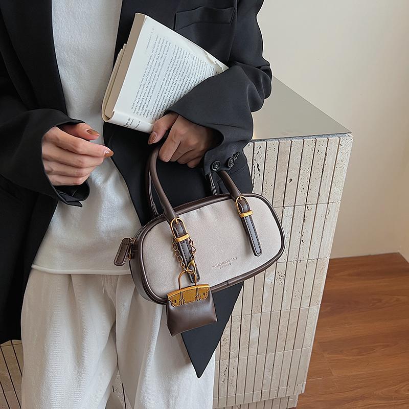Popular Autumn and Winter Retro Underarm Bowling Bag Women's Niche Bag Black Bag