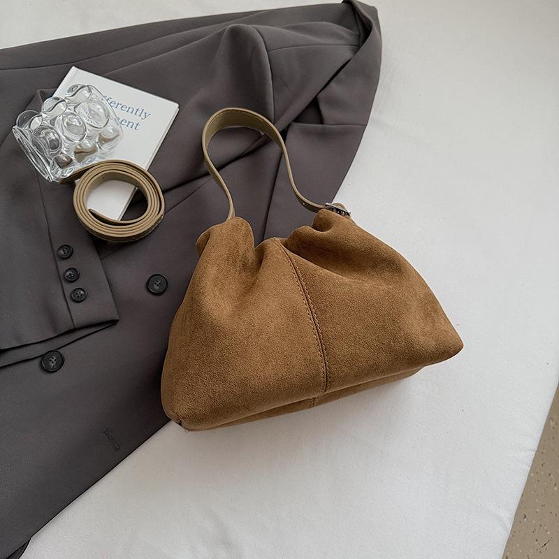 

Frosted fashion niche retro suede shoulder bag women s bag large capacity autumn and winter handbag commuter armpit bag хаки