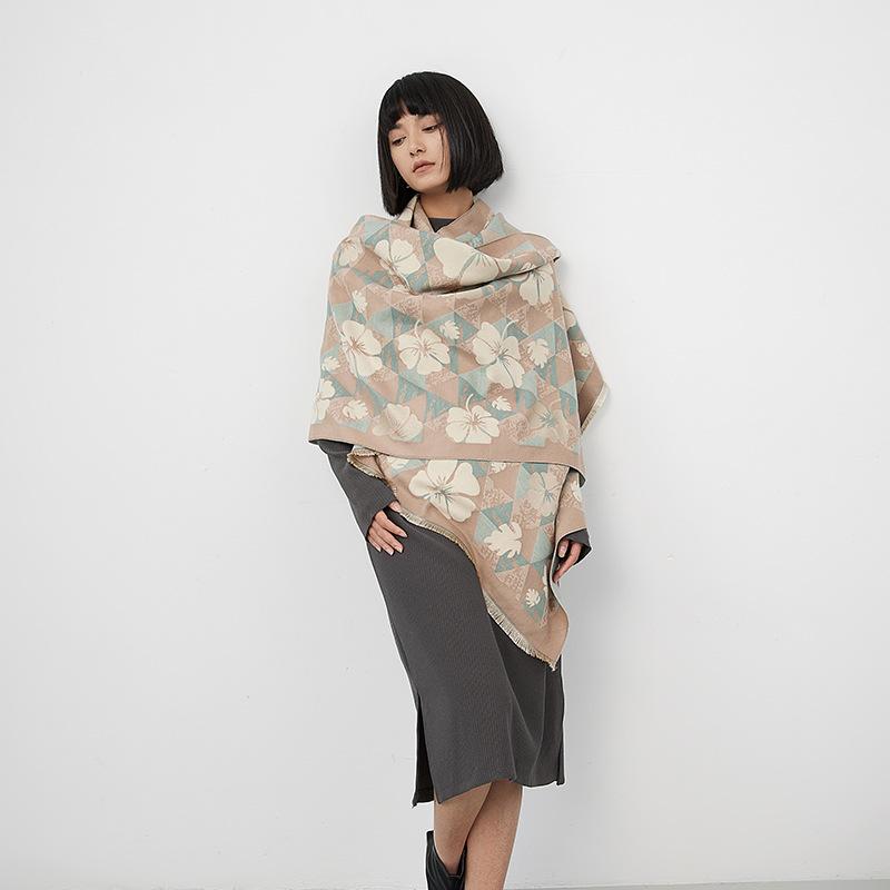 Verdickter doppelseitiger Kaschmir-Imitationsschal vierblättriges Kleeblatt modisch und schlicht doppelt verwendbares großes Schultertuch mit Fransen warmer Schal Damen