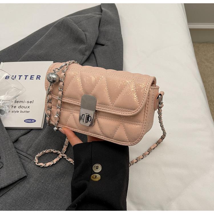 

This year s popular casual fashion small bag women s 2025 new summer versatile chain messenger bag exquisite small square bag розовый