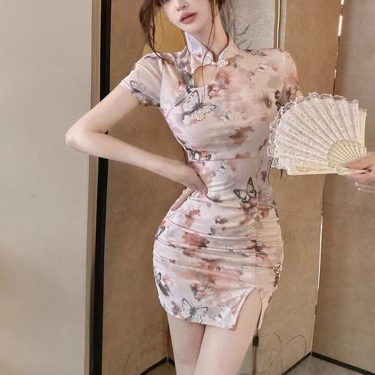 Spicy Girl Style Chinese Slit Qipao: Waist-Cinching, Hip-Hugging Pleated Dress with Frog Button for Summer
