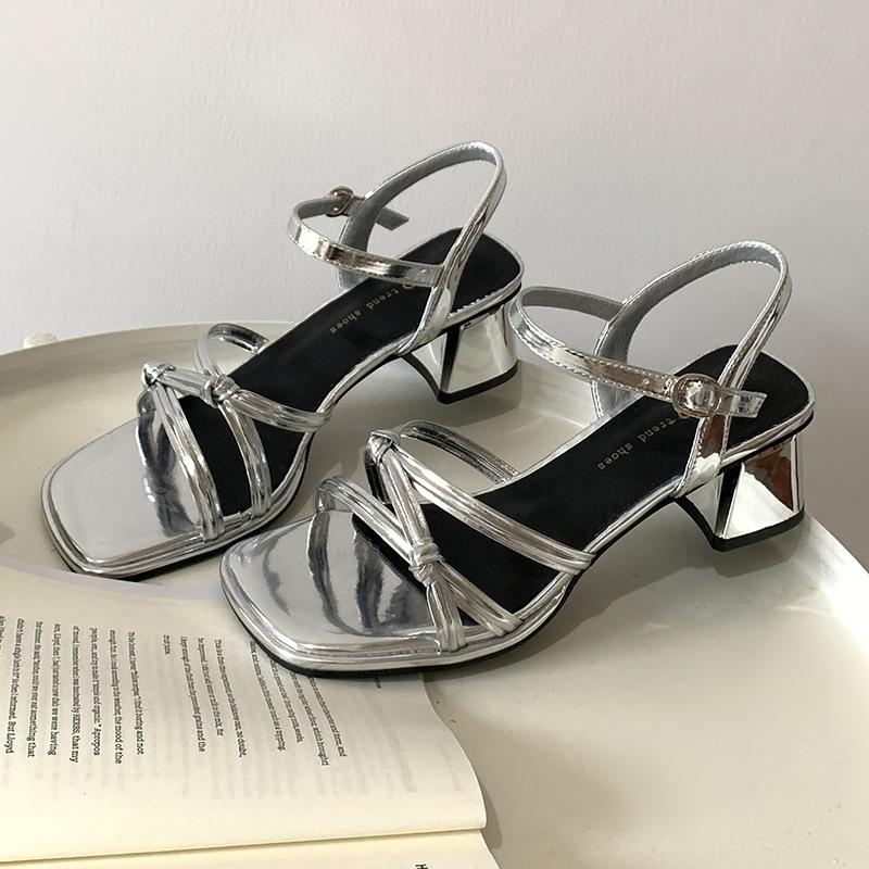 

Дизайнерские летние женские сандалии на толстом каблуке, модные сандалии-гладиаторы с узкими ремешками для вечеринок на открытом воздухе 35 серебряный