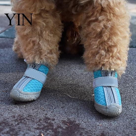 Leichte Hundeschuhe für Reisen 4 Stück Rutschfeste Schuhe, Atmungsaktive Mesh-Stiefel, Wasserdichter Haustier-Pfotenschutz Laufschützer Kleine Hunde,