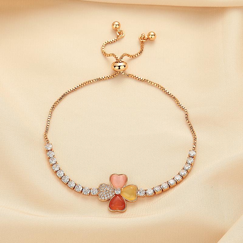 Exquisite Clover Color Diamond Mozambique Stone Bracelet, Fashionable and Compact, Elegant and Versatile