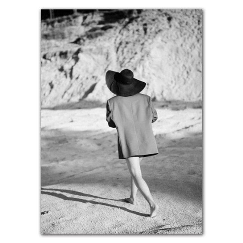 Träbro Landskap Flicka Fåglar Svart Vit Konstaffisch Träd Skog Surf Natur Bildtryck Skandinavisk väggdekor HD0134