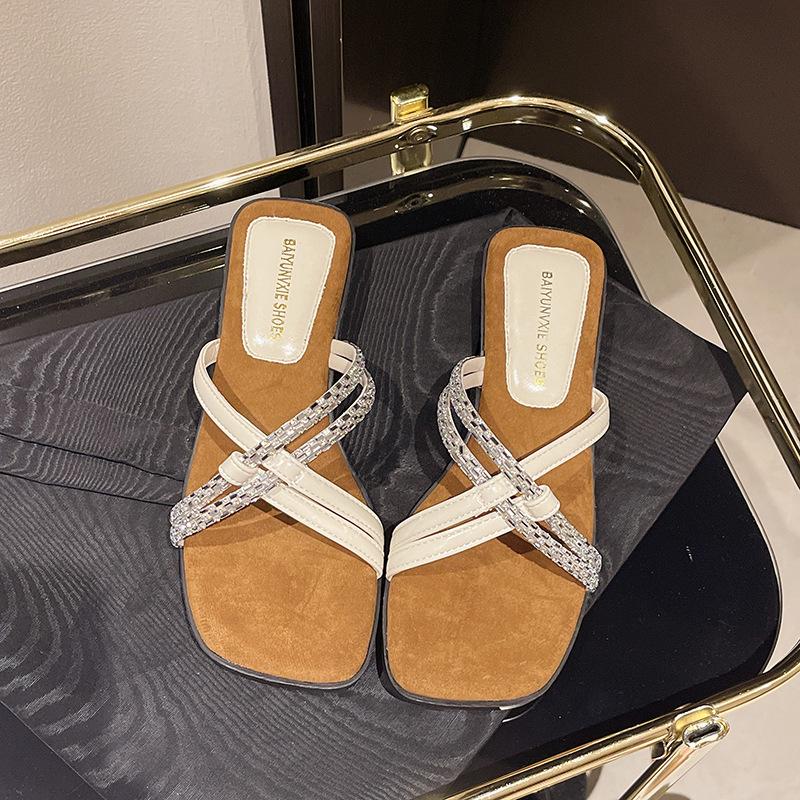 Internet celebrity fashion cool slippers women's summer wear high sense with skirt new French flat casual beach shoes