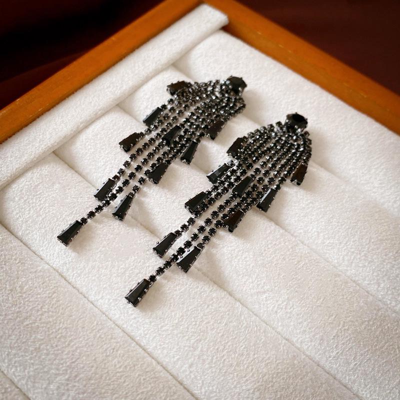 Zircon Tassel Earrings: Retro Dark Style for a Niche European & American Aesthetic