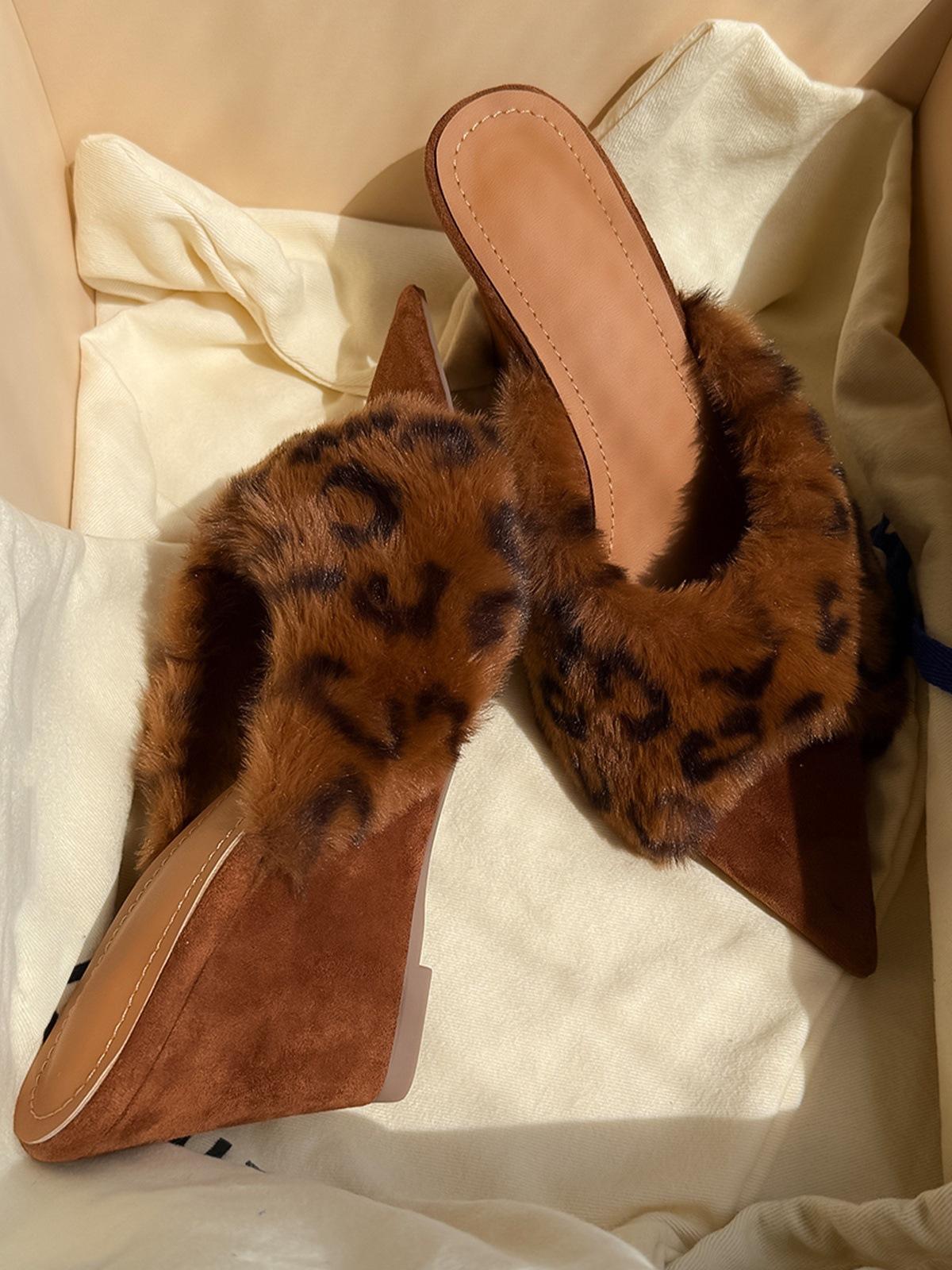 Spice girl style high-end leopard print fluffy slippers women wear high heels one-word drag slope and cool slippers 42 2990₽