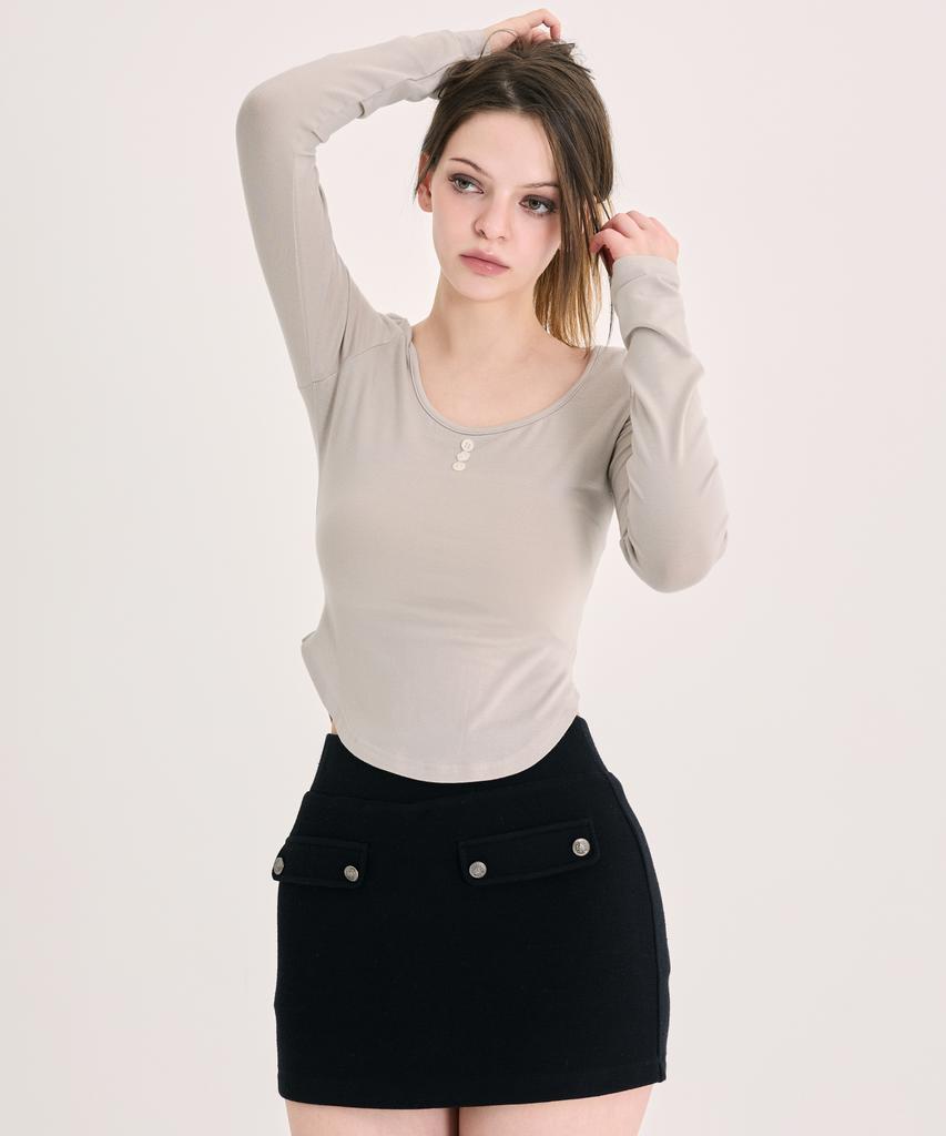 Akeumeseodeu Scoop Neck Button Long Sleeve Top [Beige]