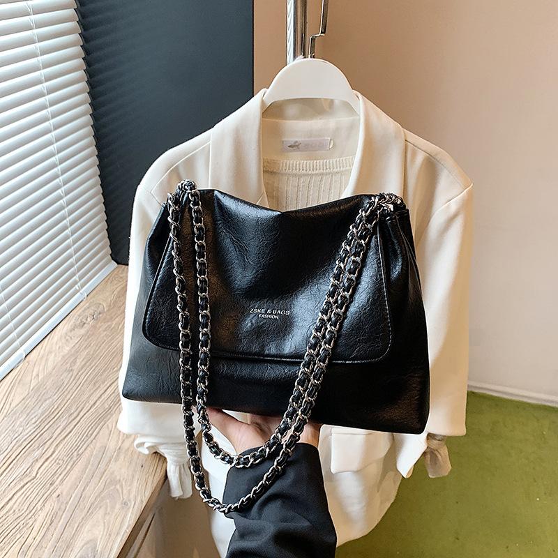 Retro Bag Women's Large Capacity 2025 New Autumn and Winter Versatile Simple Chain Shoulder Bag Commuter Tote Bag