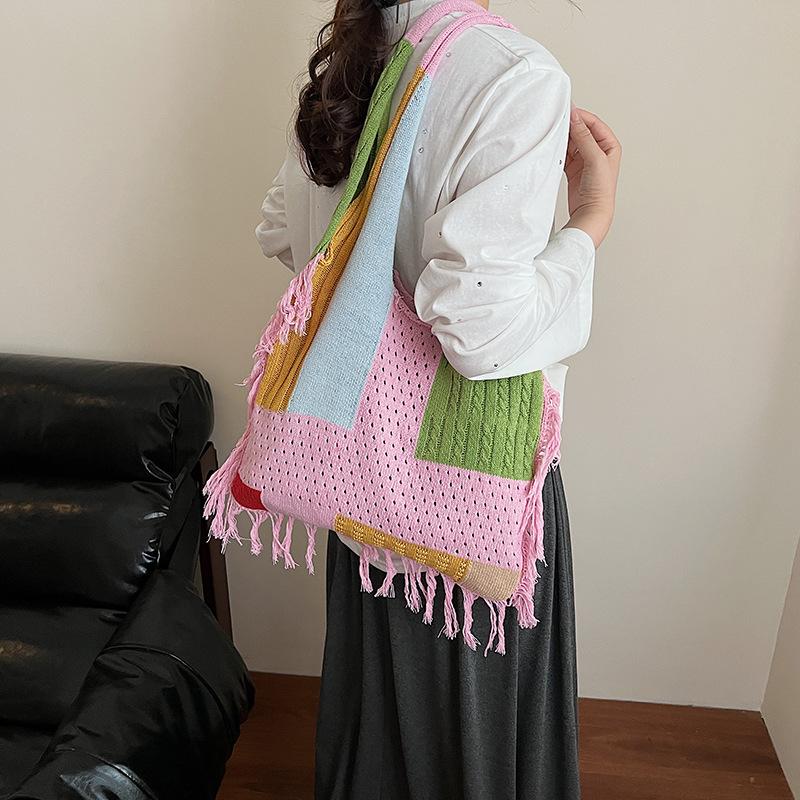 Torebka damska z frędzlami, łączona, dziergana, na ramię, modna, na ramię, przenośna, o dużej pojemności, typu tote