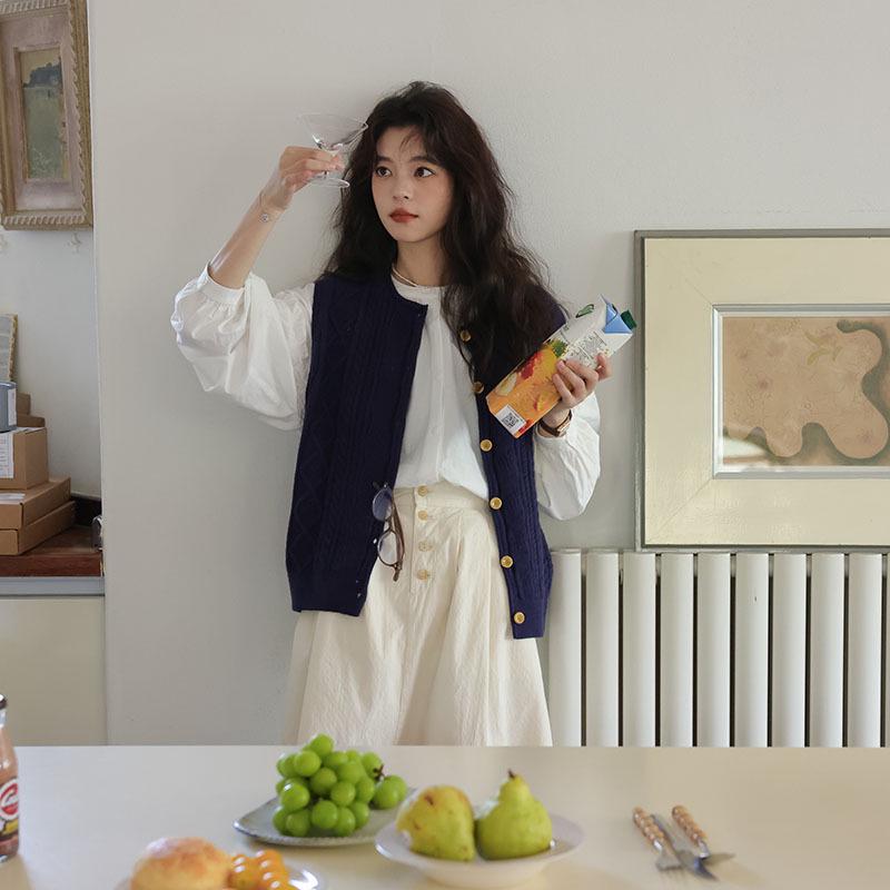 Chic Women s White Long-Sleeved Shirt - 2026 Spring Collection, Loose Fit, Versatile Top Small