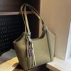 Large-capacity Commuter Tote Bag Women's 2025 Autumn New High-value Simple Foreign Style Fashion Casual Shoulder Bag