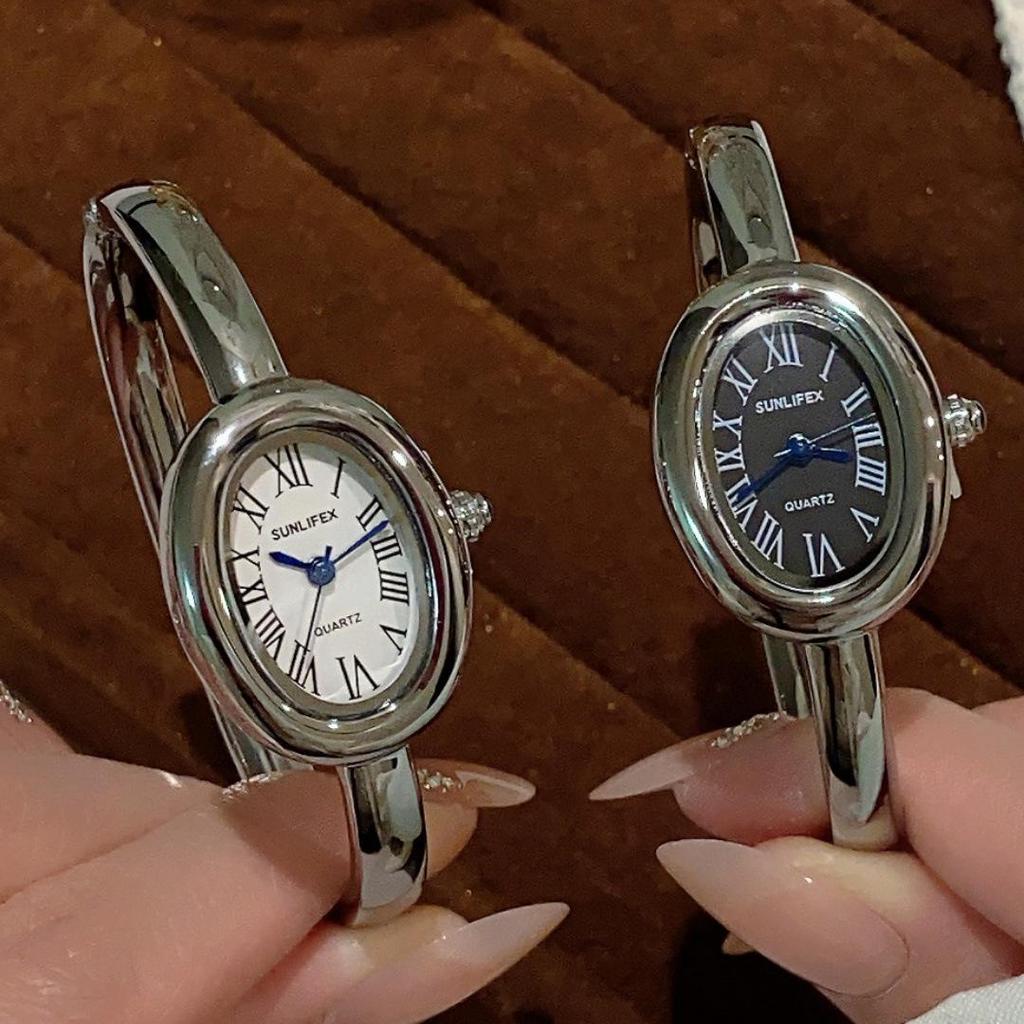 SUNLIFEX Women's Cartier-Style Quartz Watch with Roman Numerals and Bracelet Design