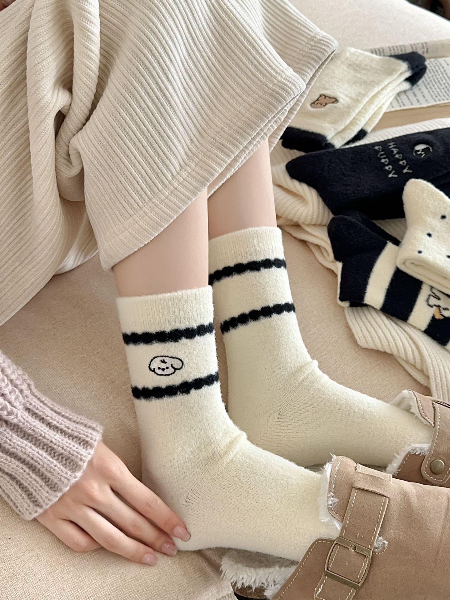 

Cute Cartoon Embroidered Australian Fleece Socks For Women With Fleece Thickened Warm Socks Comfortable Home Floor Socks One size