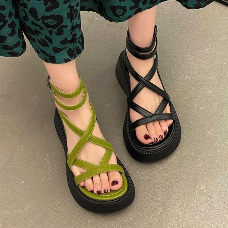 Sommer 2025 Damen Neue hohle Open-Toe-Schuhe Mode Lässige Sandalen Dicke Ferse Damen Sandalen Flache Römerschuhe Schlicht bequem