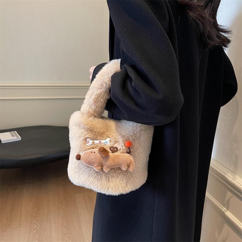 Puppy plush small bag female handbag French new Faux Fur bucket handbag Fashion foreign style Korean cartoon bucket bag