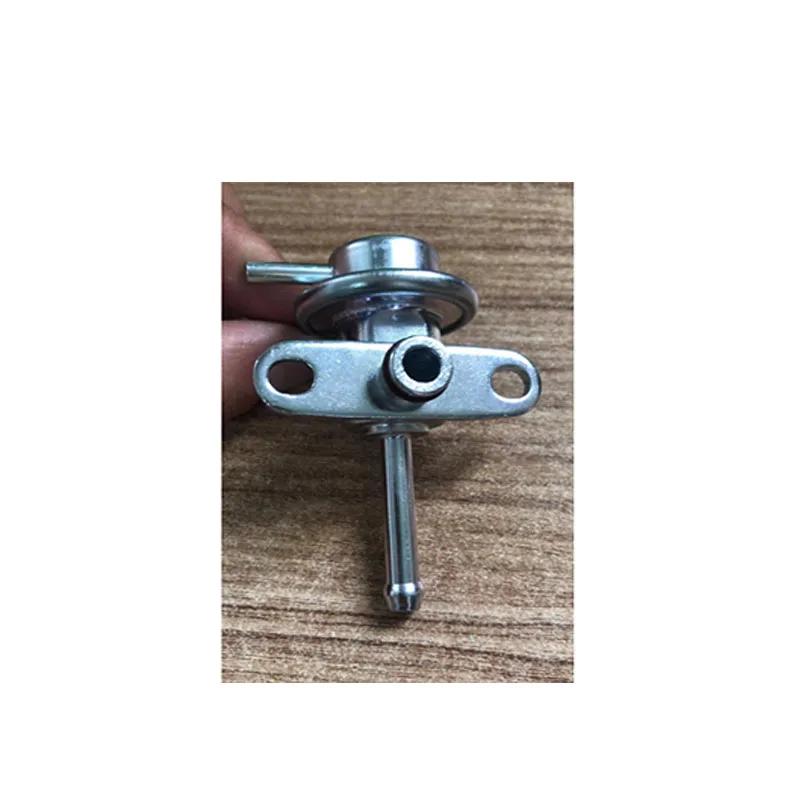 23280-76010 Fuel Pressure Regulator for Toyota Estima Emina Lucida 1992-1999 Previa 2.4L L4 1991 1992 1993-1995