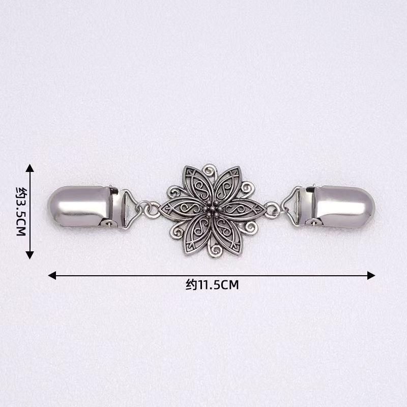Vintage Hollow Flower Collar Clip Shawl Connection Buckle Women's Sweater Clip Lace Geometric Vintage Hollow Flower