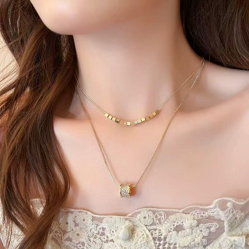 

Double Layered Necklace for Women - 2026 Light Luxury Sweater Chain, Autumn & Winter Accessory