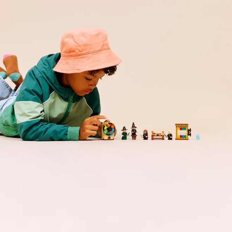 LEGO 76460 Castelul Hogwarts™ Harry Potter™: Ceremonia Pălăriei Sorting™