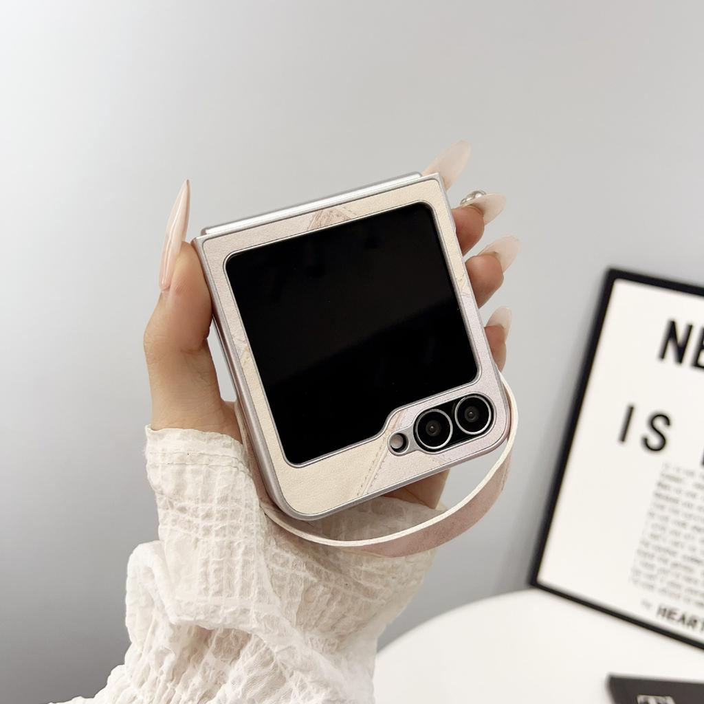 For Samsung Galaxy Z Flip5 5G Case Retro Rhombus PU+PC Phone Cover with Love Pendant and Strap