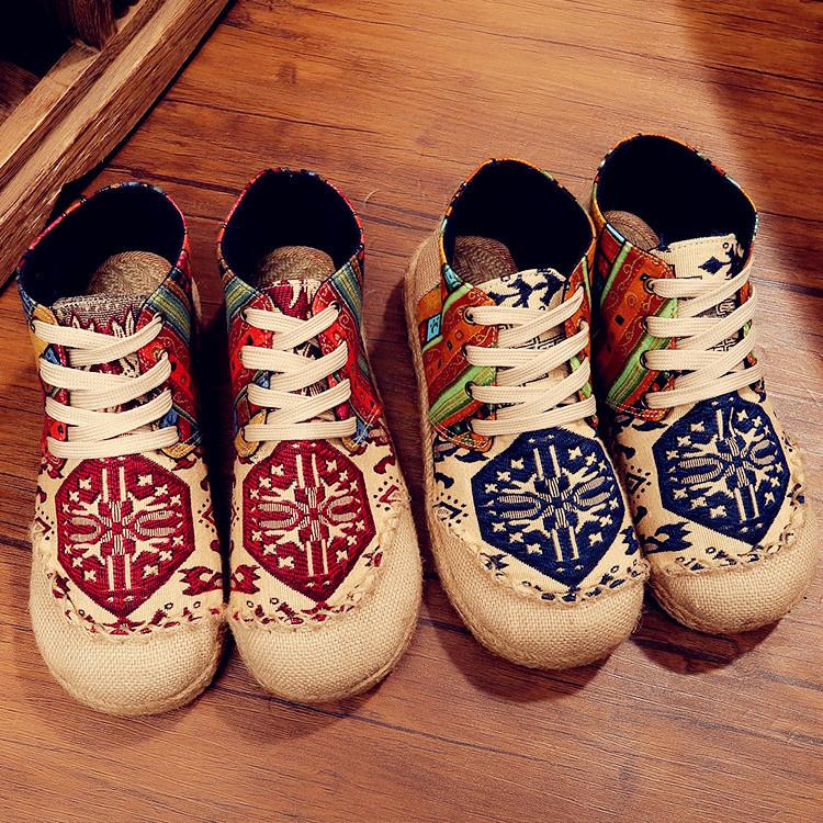 Novos sapatos bordados de primavera e verão, botas curtas de tecido estilo étnico para mulheres, sapatos de linho Hanfu, cabeça grande quadrada de algodão e linho