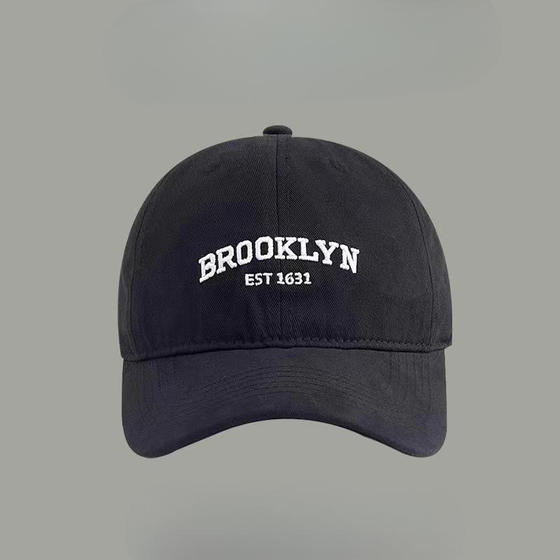 Baseball Cap Neutral Style Men and Women Can Wear Retro Soft Top Baseball Hat To Make The Face Look Small