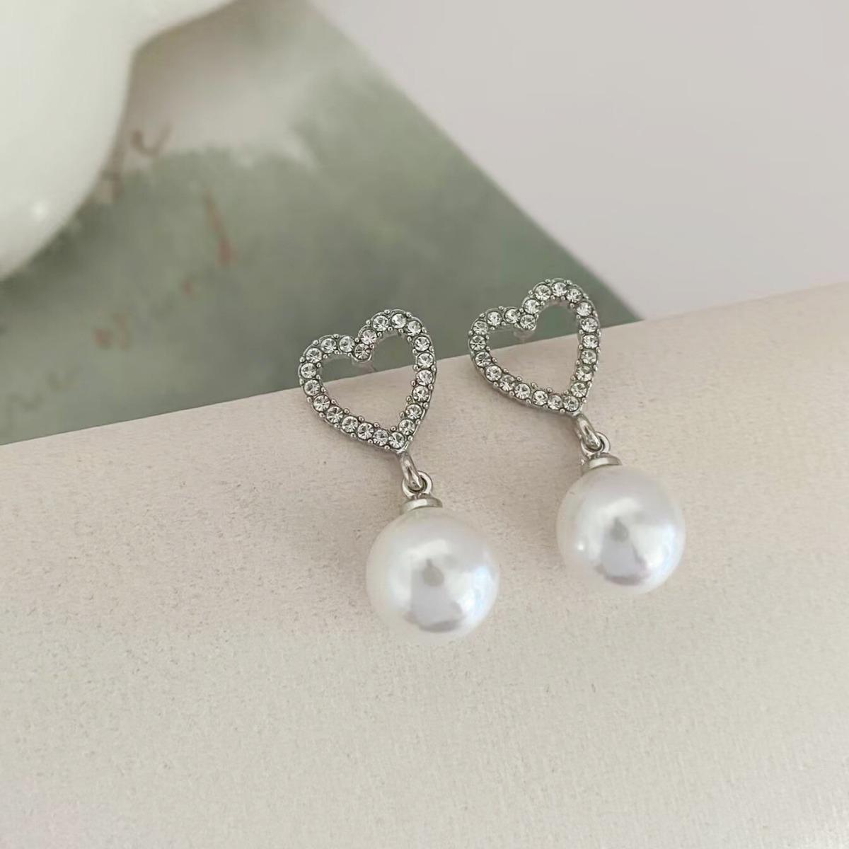 Elegant S925 Sterling Silver Rhinestone Pearl Heart Earrings