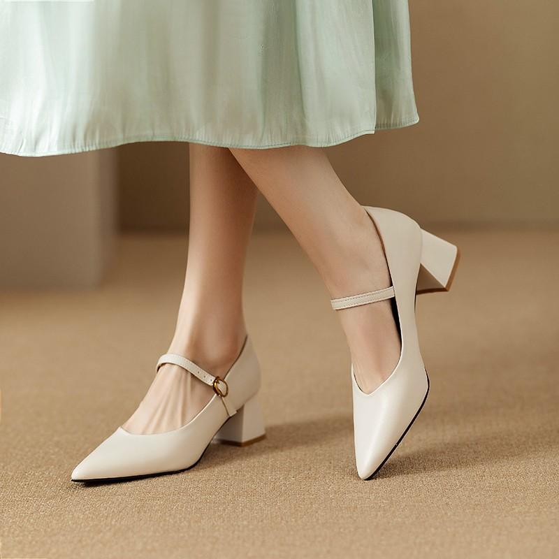 

Women s 2025 New Autumn Pointed Toe and Shallow Mouth Metal Decorative High Heels One-strip Single Shoes 34 белый