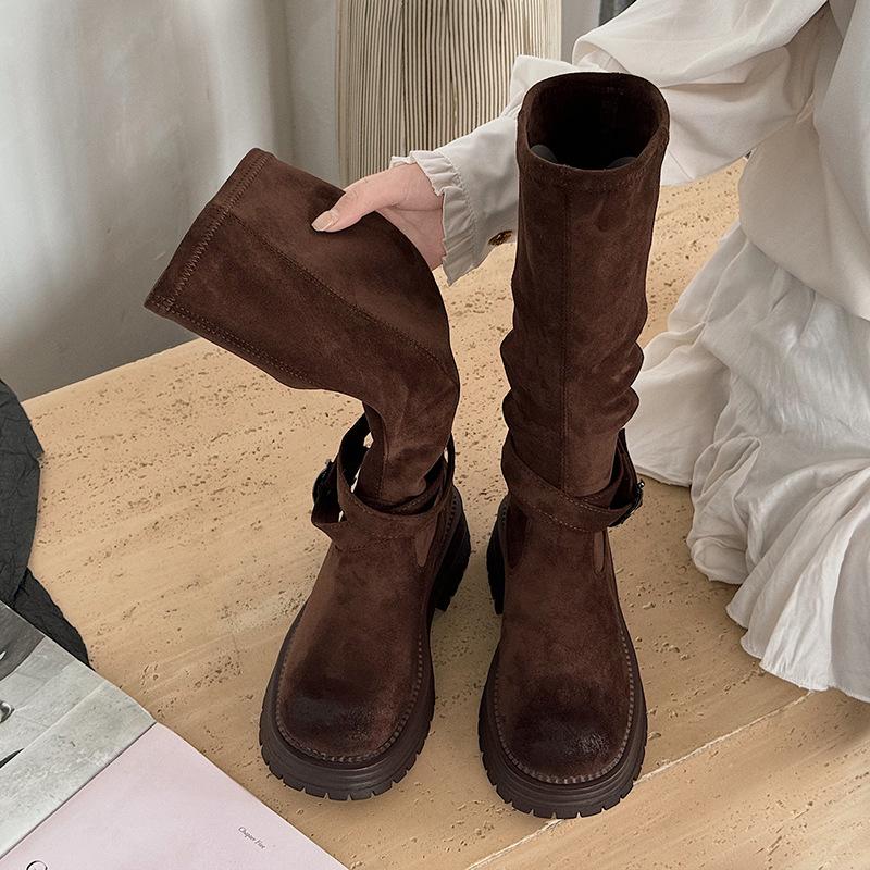 

Temperament French suede knight boots polished round head boots 2025 autumn and winter suede versatile thick heel Martin boots 40 коричневый