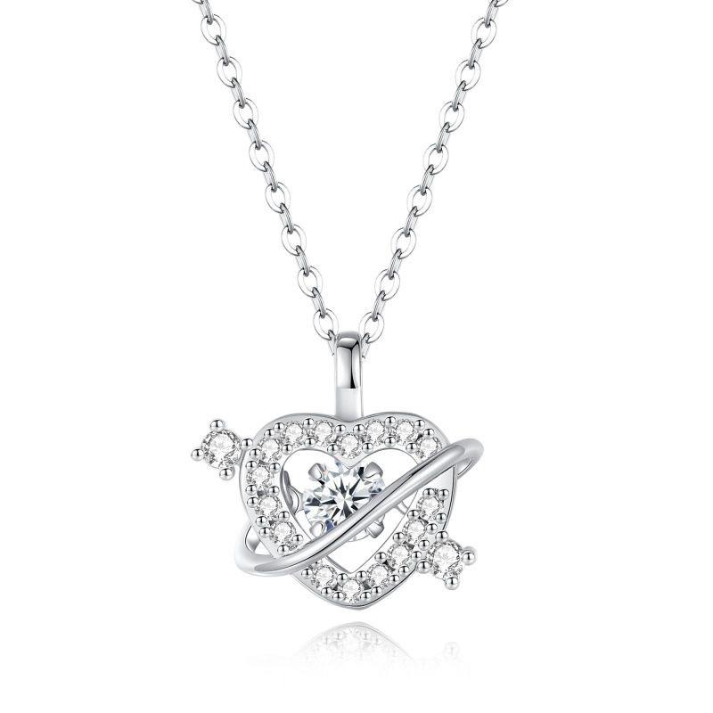 

Снимок пронзающего сердце ожерелья для женщин с уникальным дизайном и милым и изысканным темпераментом