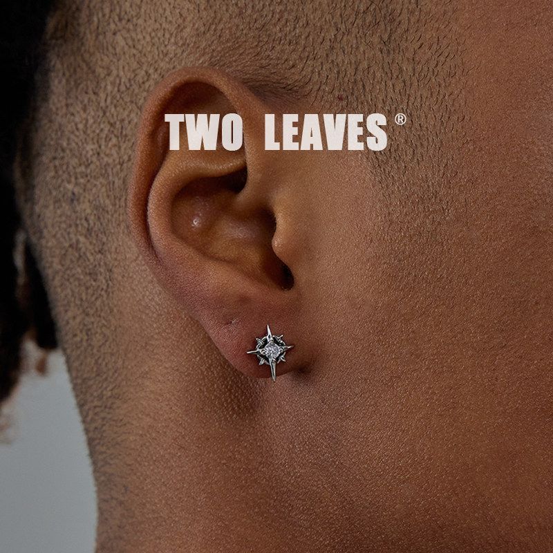 Sterling Silver Eight Awn Star Personality Men and Women Hip-Hop Stud Earrings White Diamond / Single