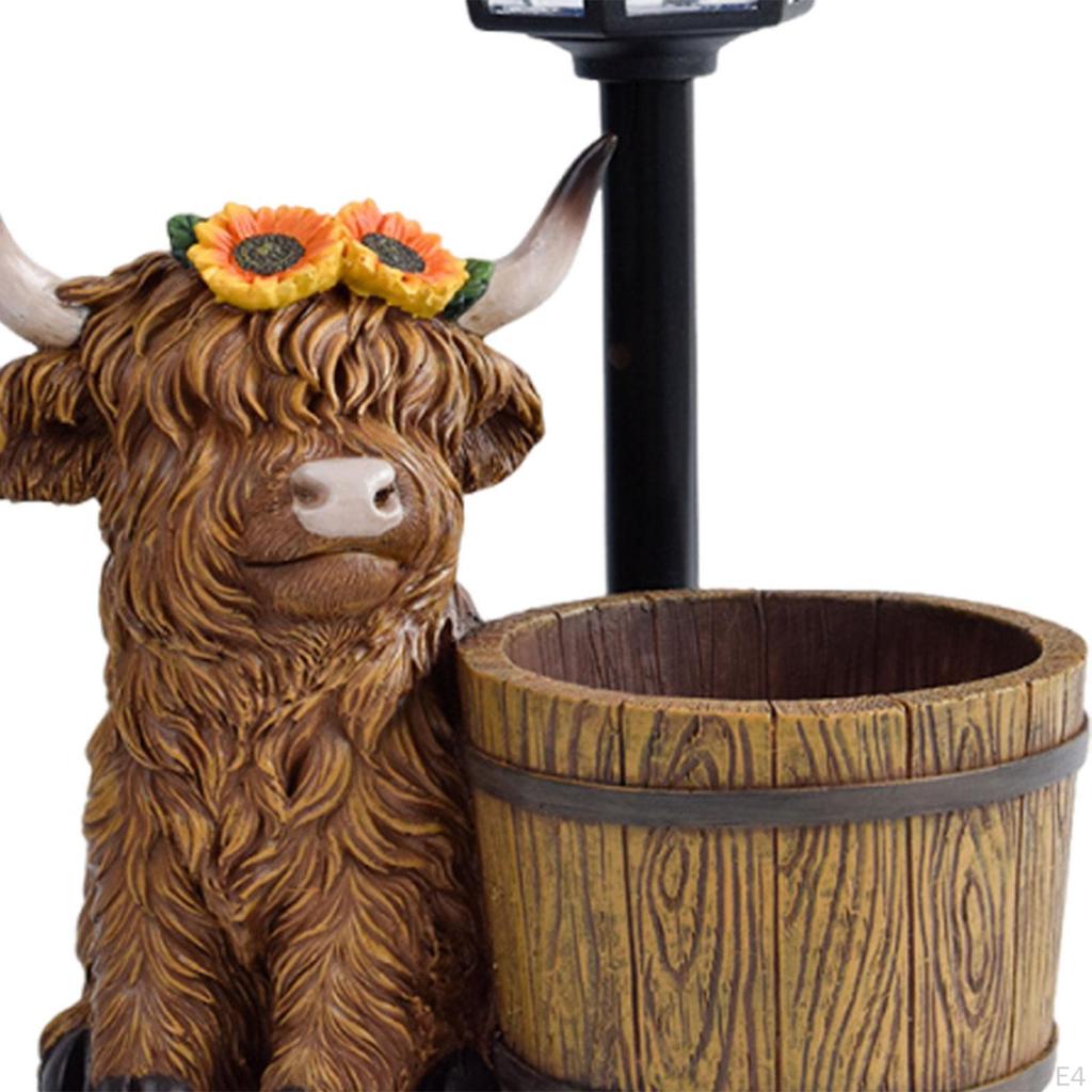 Kuhstatue Zubehör mit Solarleuchten Harzfigur Moderne Dekoration Tierskulptur für Rasen