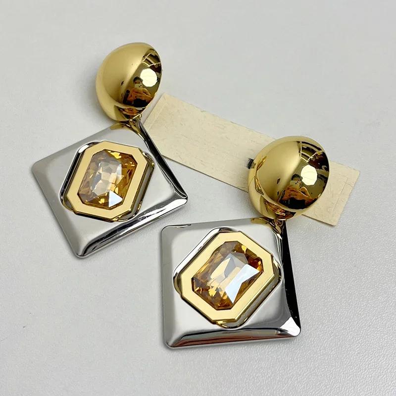 

Модные цирконовые винтажные серьги с темпераментной вставкой, геометрические серьги для женщин, тренд 2025 года, новые преувеличенные аксессуары