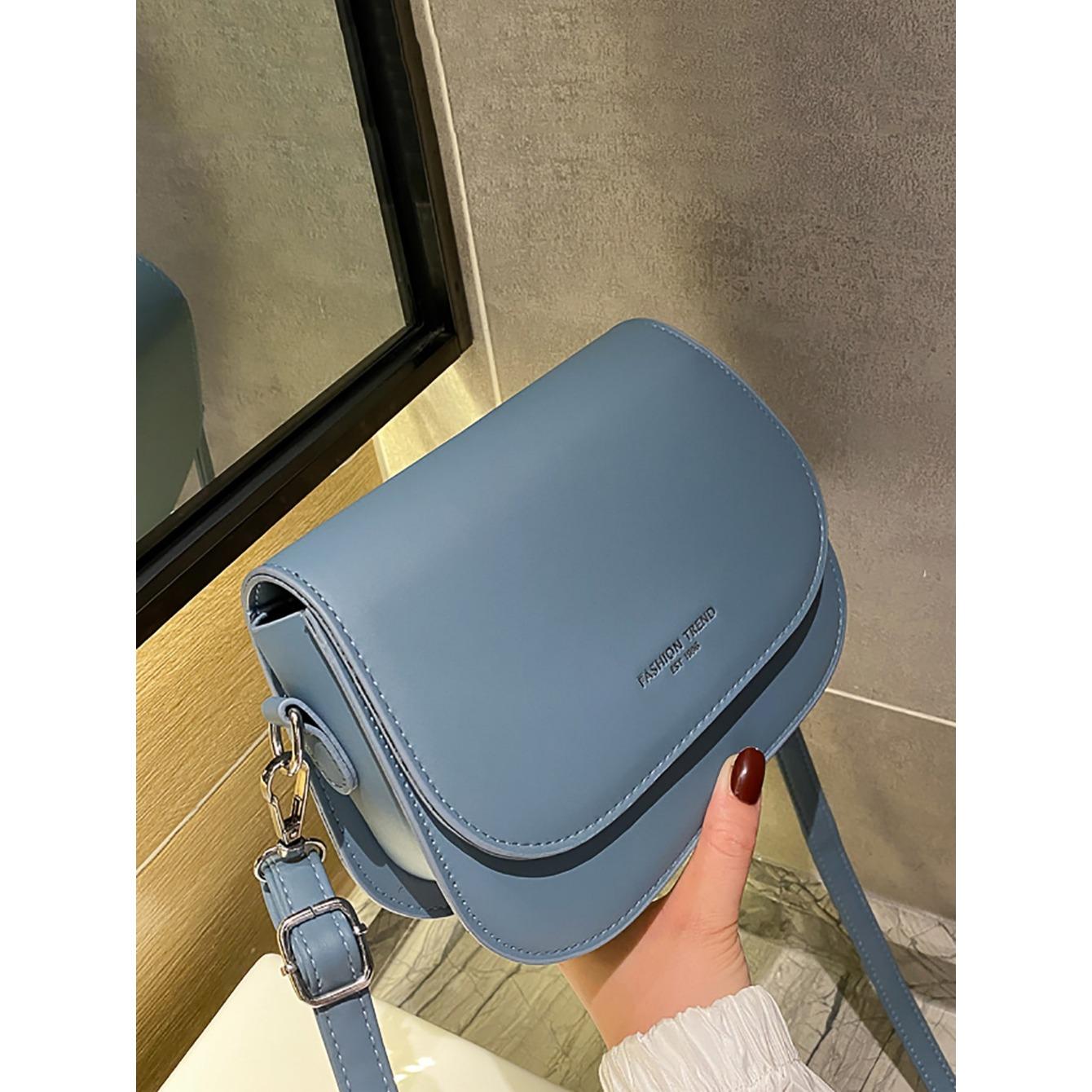 

Миниатюрная седельная сумка с клапаном и буквами