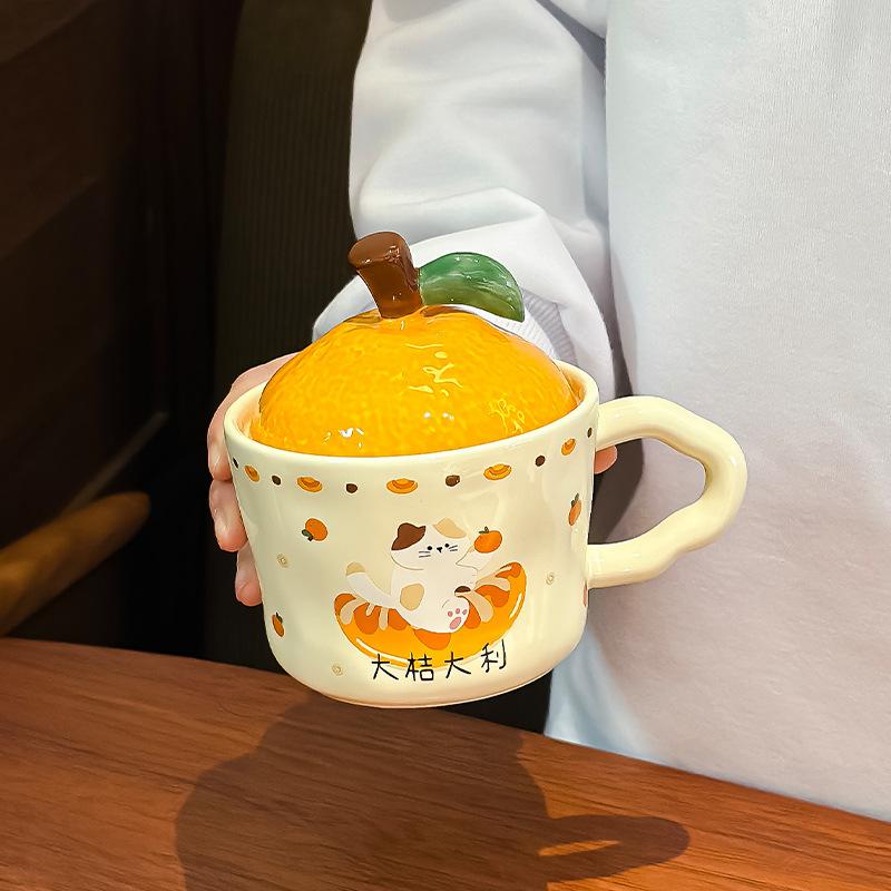 

Новогодний подарок Года Змеи Удача Удача Милая кружка с крышкой в виде оранжевого кота Подарок на день рождения для девочки 330ML