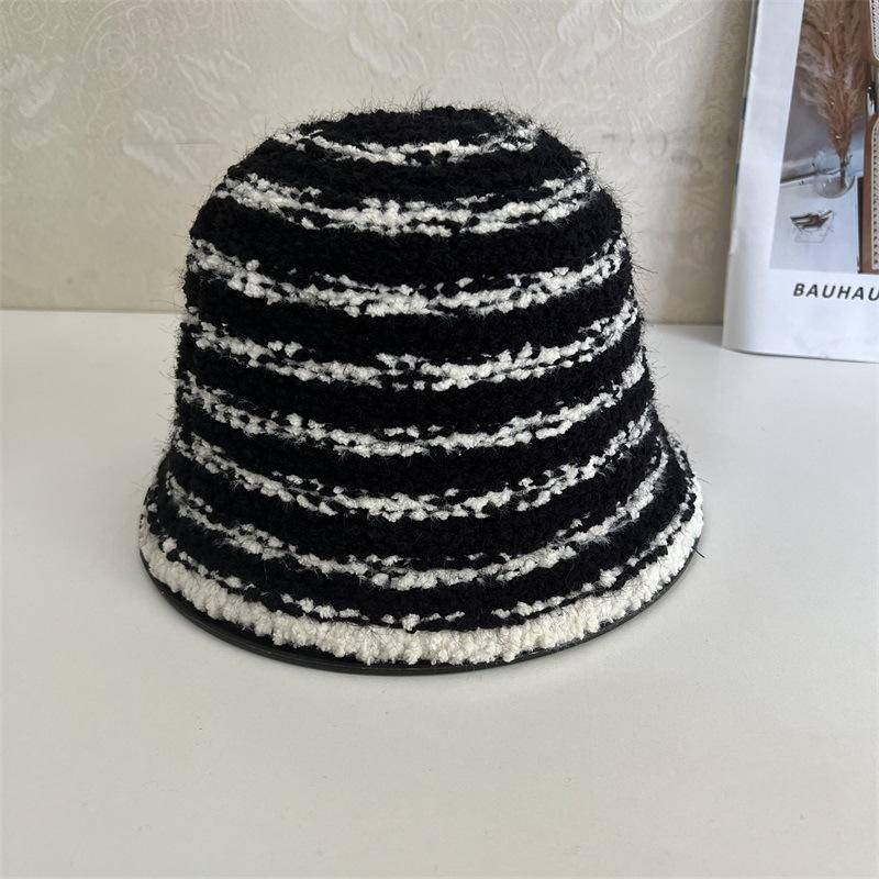 Autumn and Winter Black and White Striped Bucket Hat Women's Casual Breathable Bucket Hat Fashion Knitted Basin Hat Literary and Versatile Thermal Hat