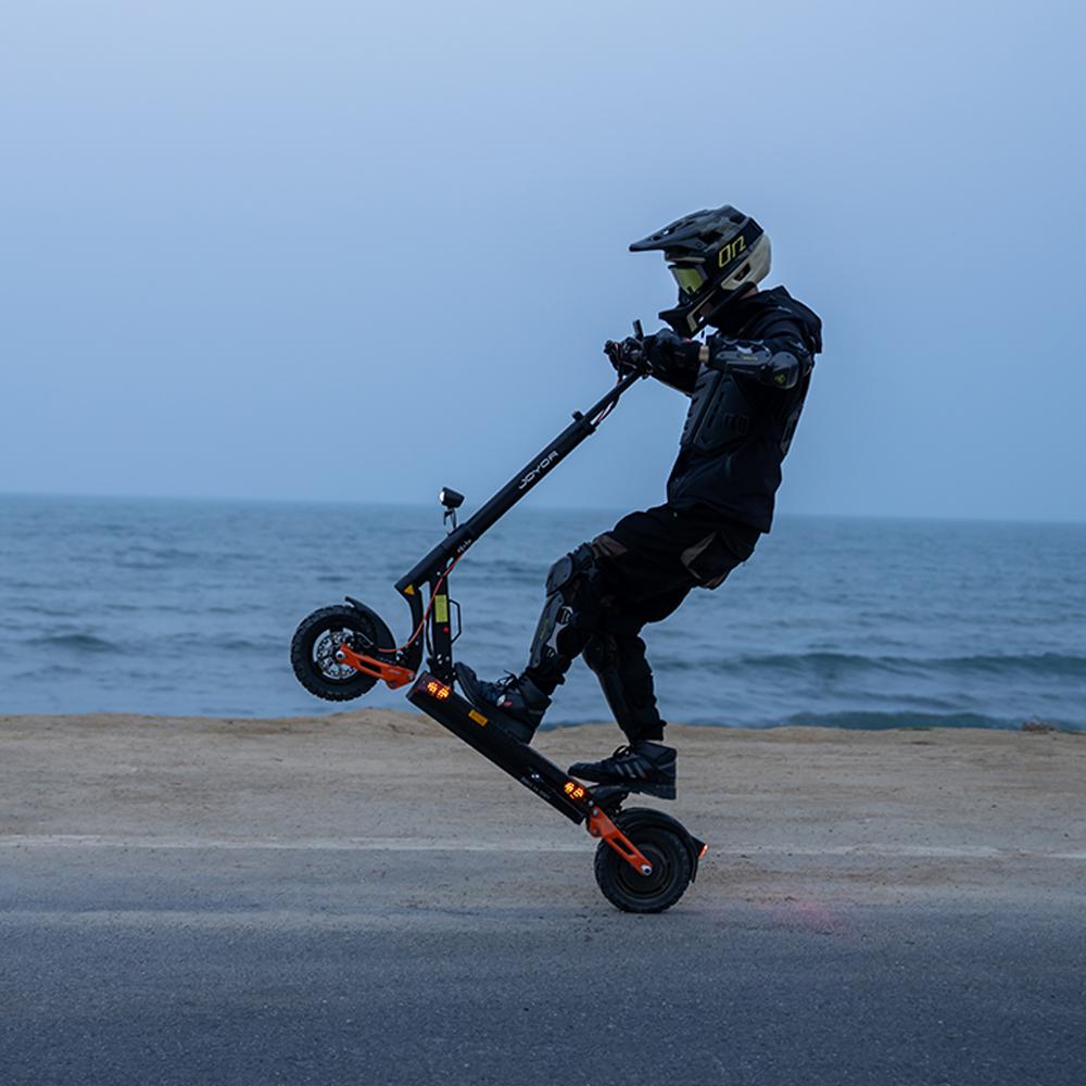 JOYOR T6 Adult Electric Scooter 600W Motor City Commuter Escooter 48V18AH Battery Foldable E-Scooter 10 Inch Off-Road Tire Max Speed 25km/h