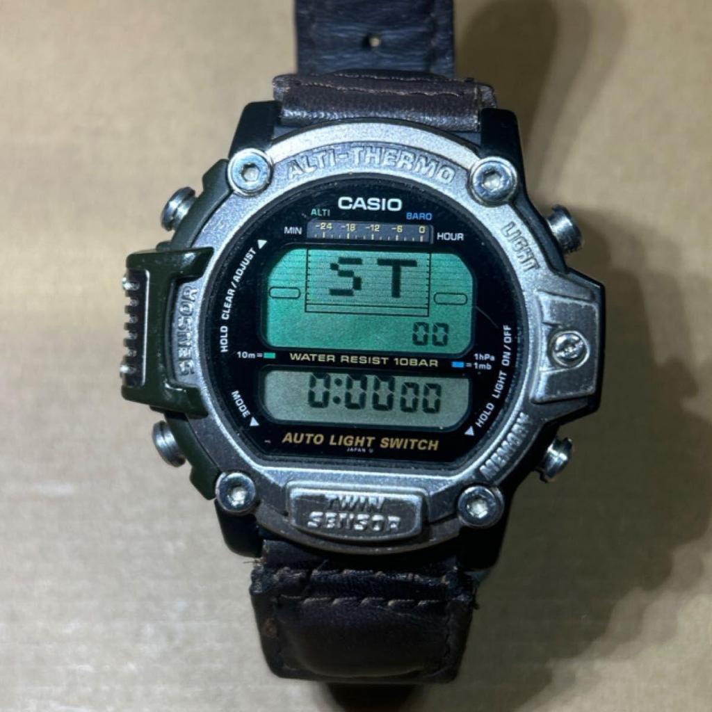 Used CASIO Pro Trek ALTI-THERMO TWIN SENSOR Casual Men's Watch Battery New