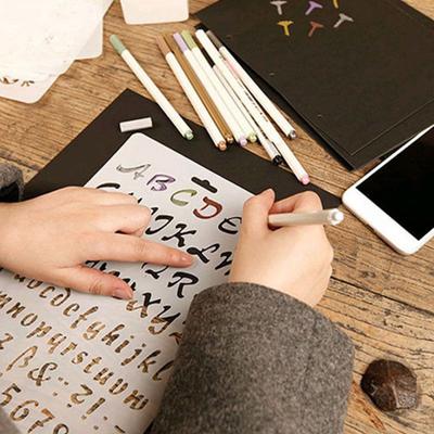 1 Blatt Malen Scrapbooking Hohlbuchstaben Alphabet Design Kunststoff Pädagogisches Zeichenbrett für Kinder