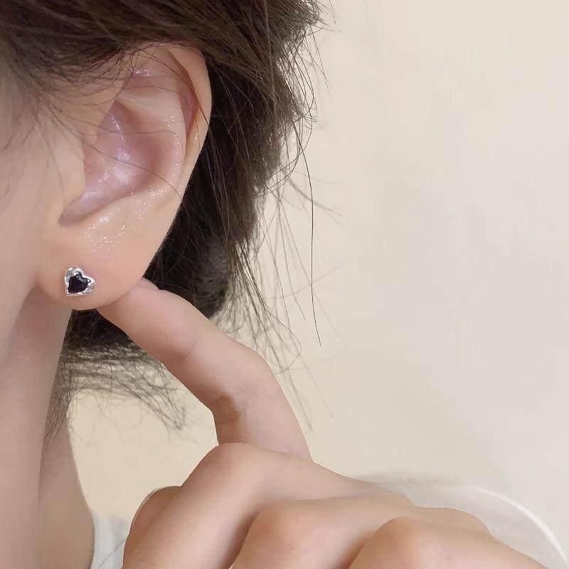 No Need To Pick Love Zircon Stud Earrings When Sleeping, Exquisite Silver Needle Earrings, Simple New Earrings.