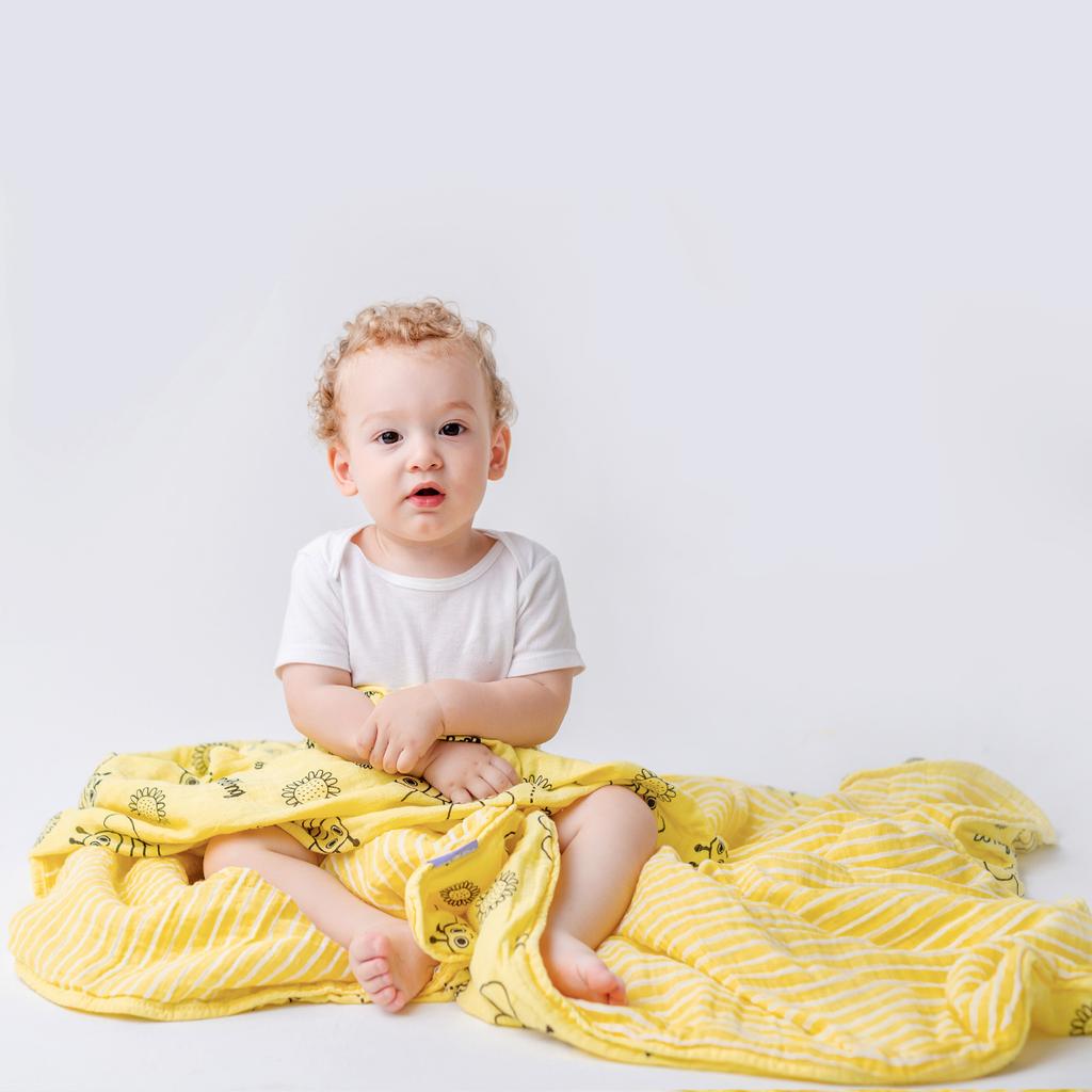 Milk&Moo Buzzy Bee Baby Muslin Fiber Filled Blanket,Soft,Breathable, Lightweight