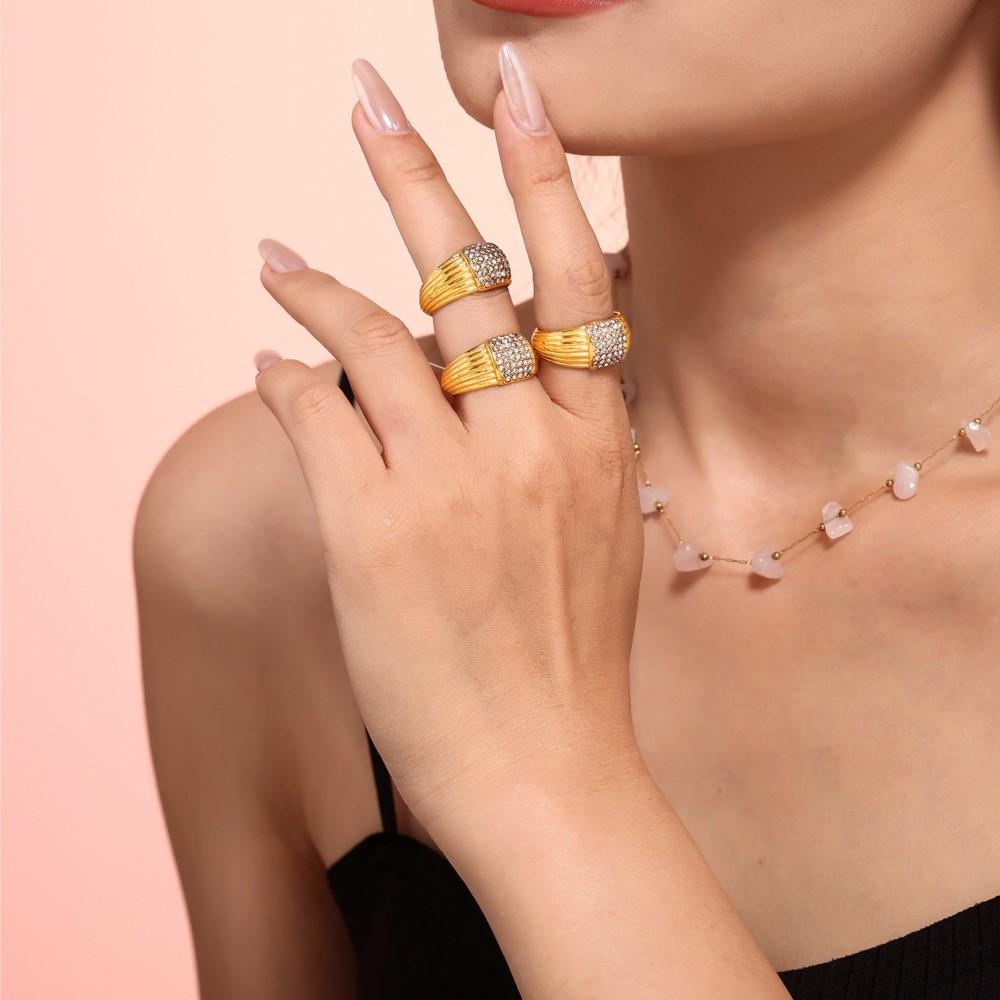 Damenring mit glänzenden Strasssteinen, 18 Karat vergoldet, wasserfest, nicht anlaufend, gegossene Edelstahlringe für Damen, luxuriöser Damenschmuck
