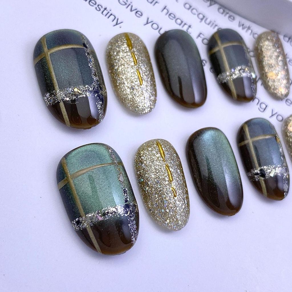 Handmade Cat-Eye Plaid Pattern Oval Nail Art Tips
